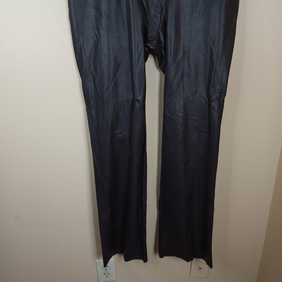 SKIMS FAUX LEATHER SEAMED BOOT CUT PANT IN SOOT SIZE 4X - Picture 3 of 8
